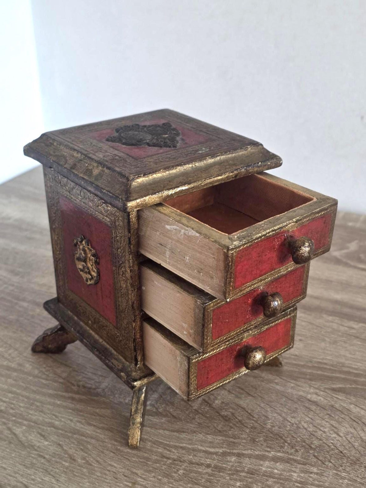 Red & Gilt Florentine-Style — Vintage Miniature Chest of Drawers – photo 4
