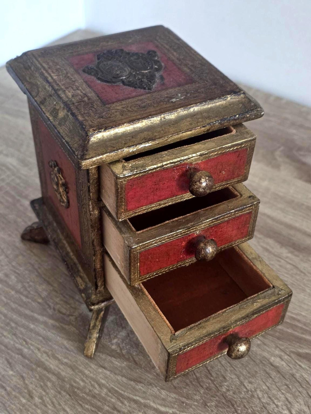 Red & Gilt Florentine-Style — Vintage Miniature Chest of Drawers – photo 5