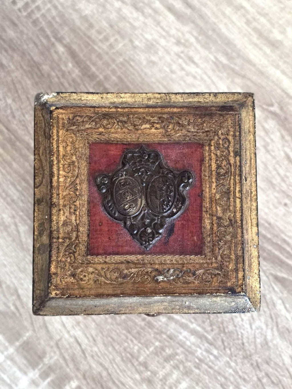 Red & Gilt Florentine-Style — Vintage Miniature Chest of Drawers – photo 6