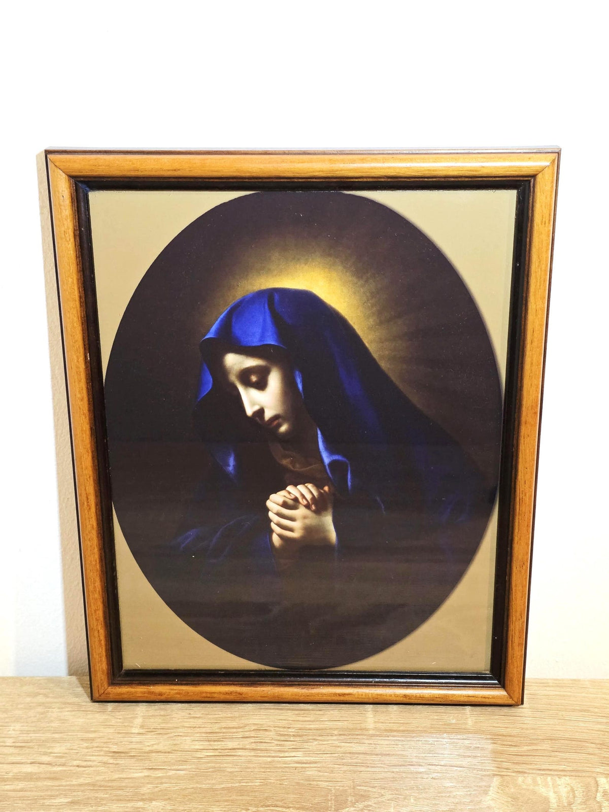 Praying Virgin Mary — Devotional Print in a Vintage Wooden Frame – photo 1