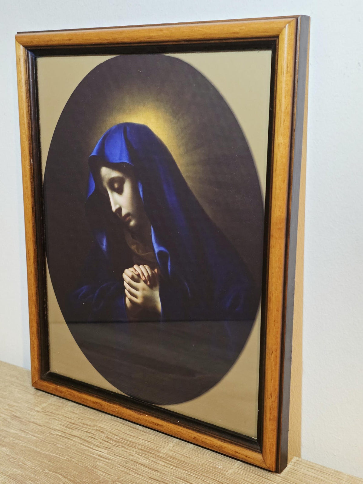 Praying Virgin Mary — Devotional Print in a Vintage Wooden Frame – photo 2