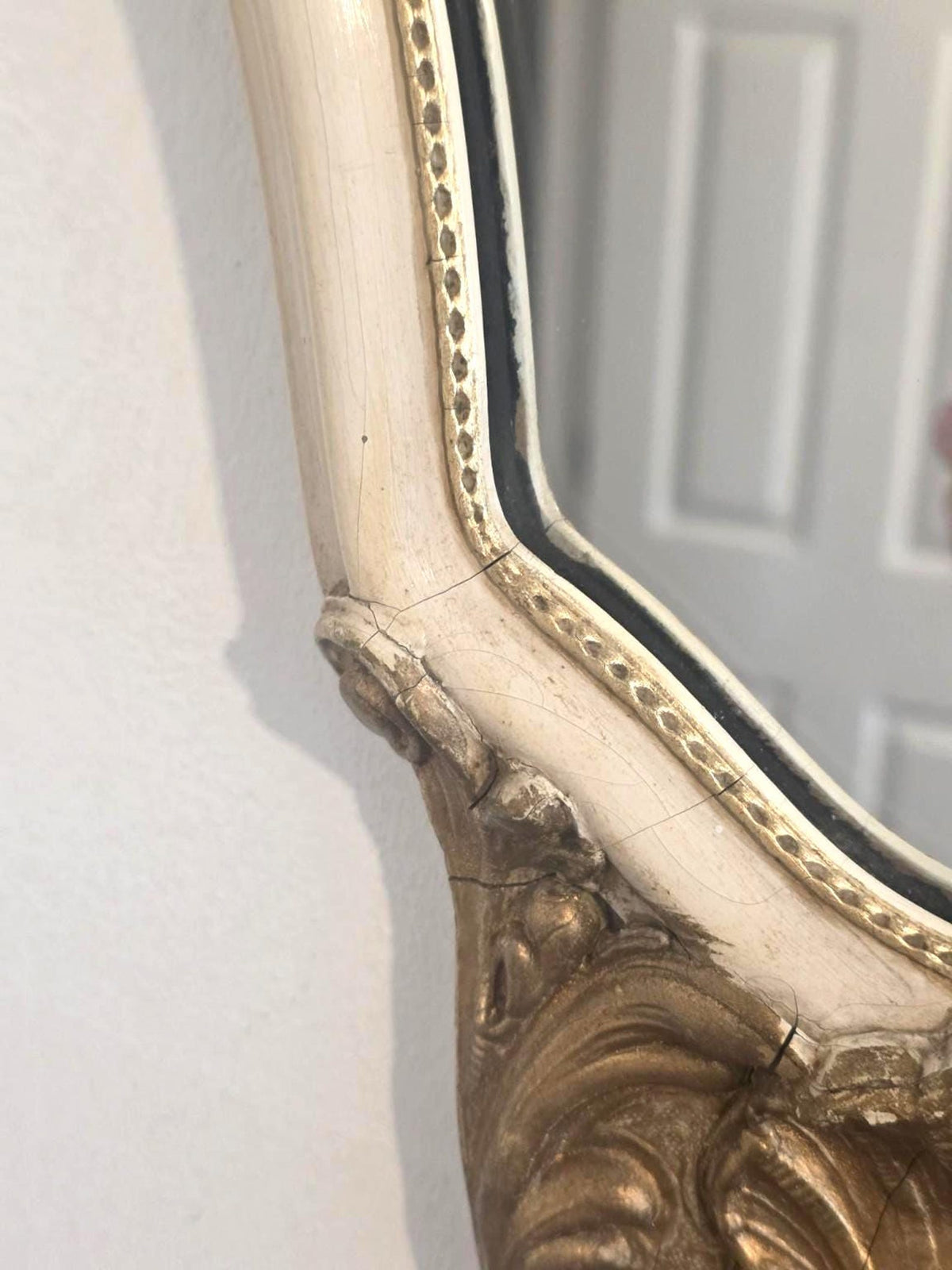 Cream & Gold Rococo-Style — Vintage Decorative Wall Mirror – photo 4