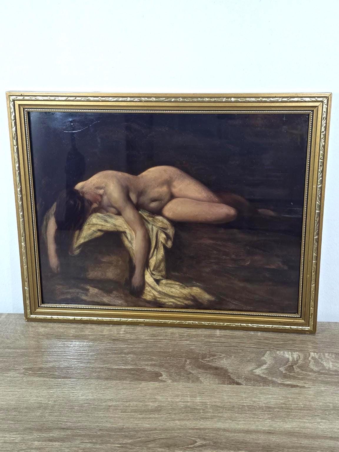 Reclining Nude in Shadow — Classical Art Print in an Ornate Gold Frame — photo 1